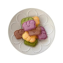 Load image into Gallery viewer, Bear Shape Cookie Cutter Molds - Ailime Designs