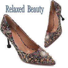 Load image into Gallery viewer, Women&#39;s European Crystals &amp; Rivet Design Pumps