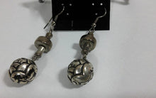 Load image into Gallery viewer, Women’s Stylish Fashion Earrings – Fine Quality Jewelry