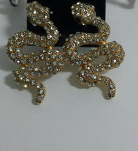 Load image into Gallery viewer, Women’s Stylish Fashion Earrings – Fine Quality Jewelry