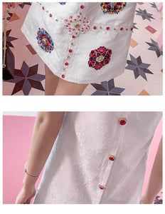 Women's Sleeveless White Floral Kaleidoscope Applique Design Dresses