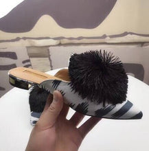 Load image into Gallery viewer, Women&#39;s Adorable Screen Paint Design Slippers