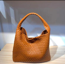 Load image into Gallery viewer, Women’s Fine Quality Straw Handbag Accessories