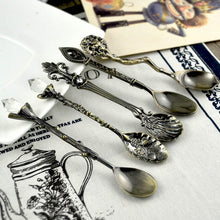 Load image into Gallery viewer, Gold Flatware Set - Ailime Design - Ailime Designs