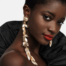 Load image into Gallery viewer, Women&#39;s Stylish Fashion Drop Earrings